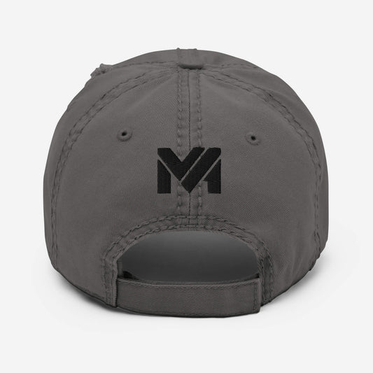 Dos de la casquette “Bold Edge” Mindset Ambition couleur gris charbon, logo noir brodé centré au-dessus de la sangle, couture robuste et style raffiné, collection Détail & Élégance.