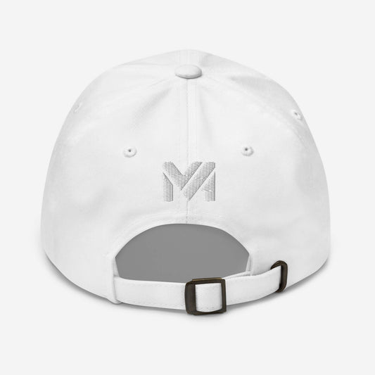 Dos de la casquette “Classic Mind” Mindset Ambition couleur blanche, logo blanc brodé centré au-dessus de la sangle ajustable, esthétique sobre et raffinée, collection Détail & Élégance.