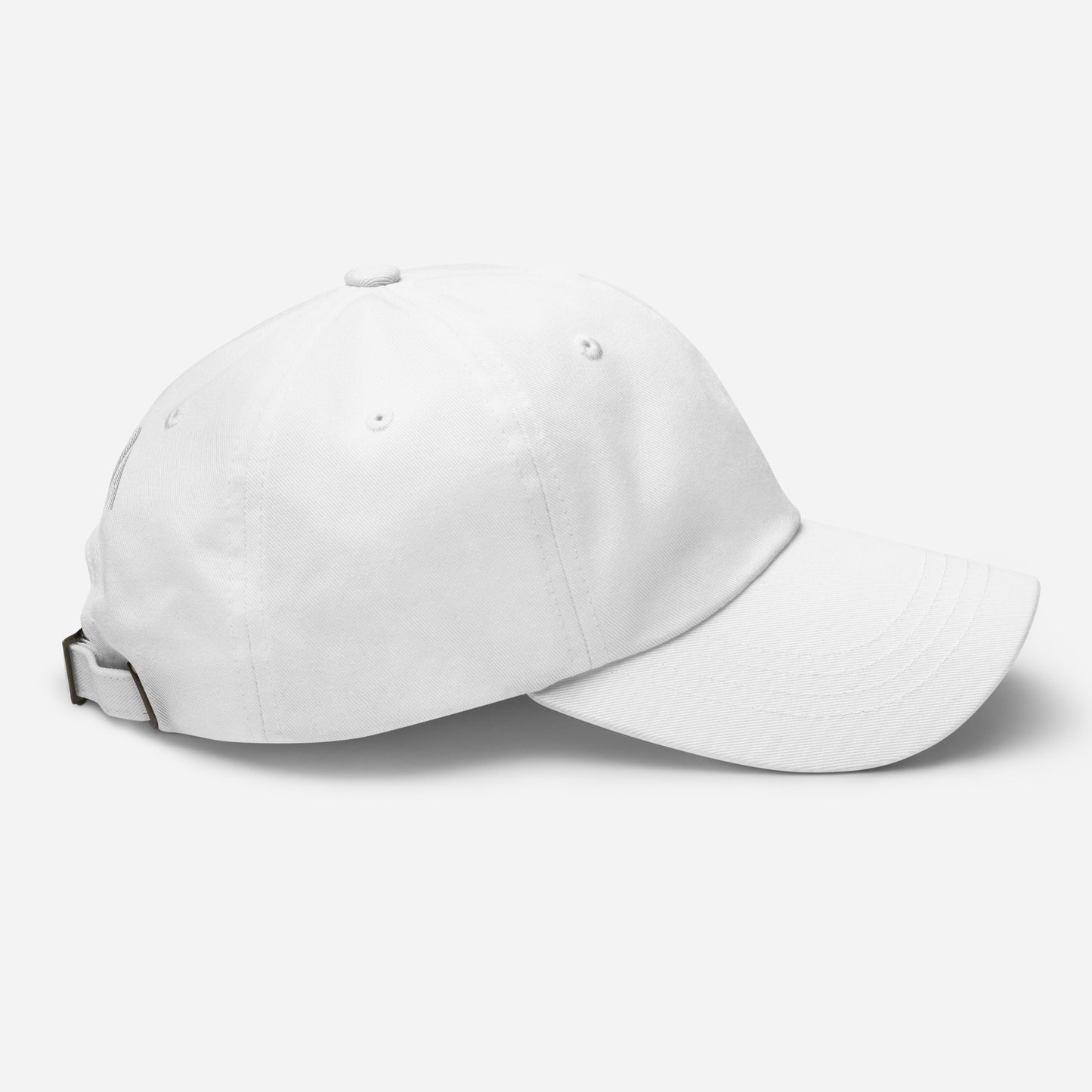 Casquette Classic Mind Mindset Ambition, blanche, vue latérale droite, logo MA brodé argenté, design épuré et lumineux – Mindset Ambition