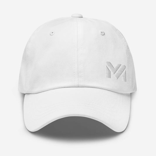 Casquette “Classic Mind” Mindset Ambition couleur blanche, logo blanc brodé à l’avant en bas à gauche, style épuré et lumineux, collection Détail & Élégance, vue de face.
