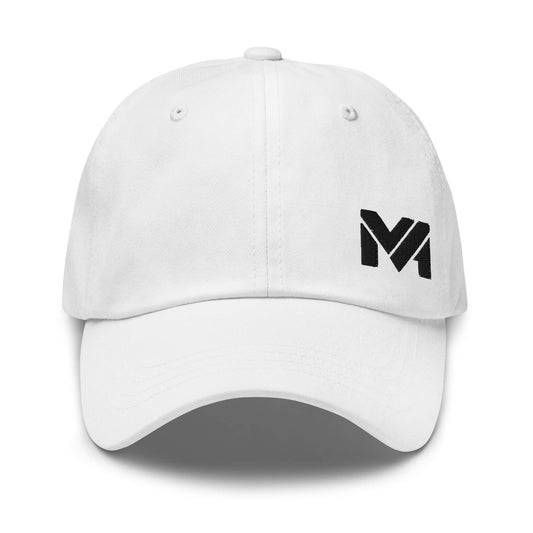 Casquette “Classic Mind” Mindset Ambition couleur blanche, logo noir brodé à l’avant en bas à gauche, contraste élégant et moderne, collection Détail & Élégance, vue de face.