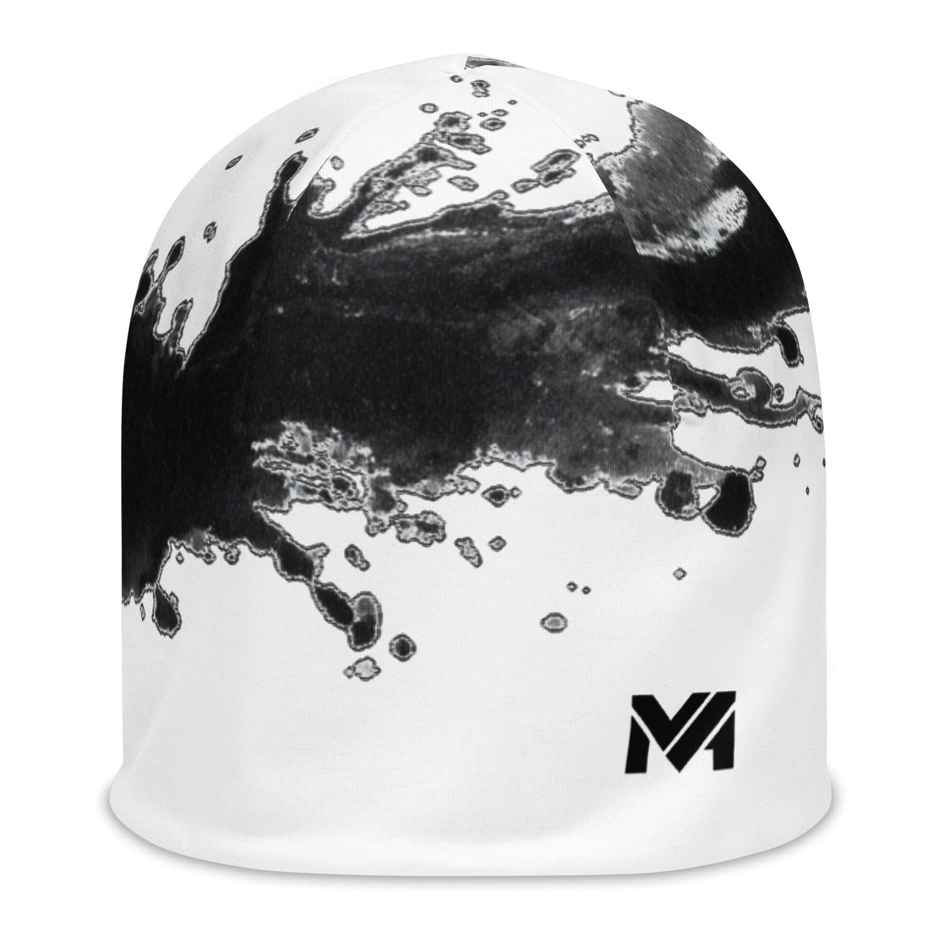 Bonnet Flow Ink blanc avec éclaboussures noires façon peinture et logo MA noir à l’avant en bas à gauche – Collection Détail & Élégance Mindset Ambition.