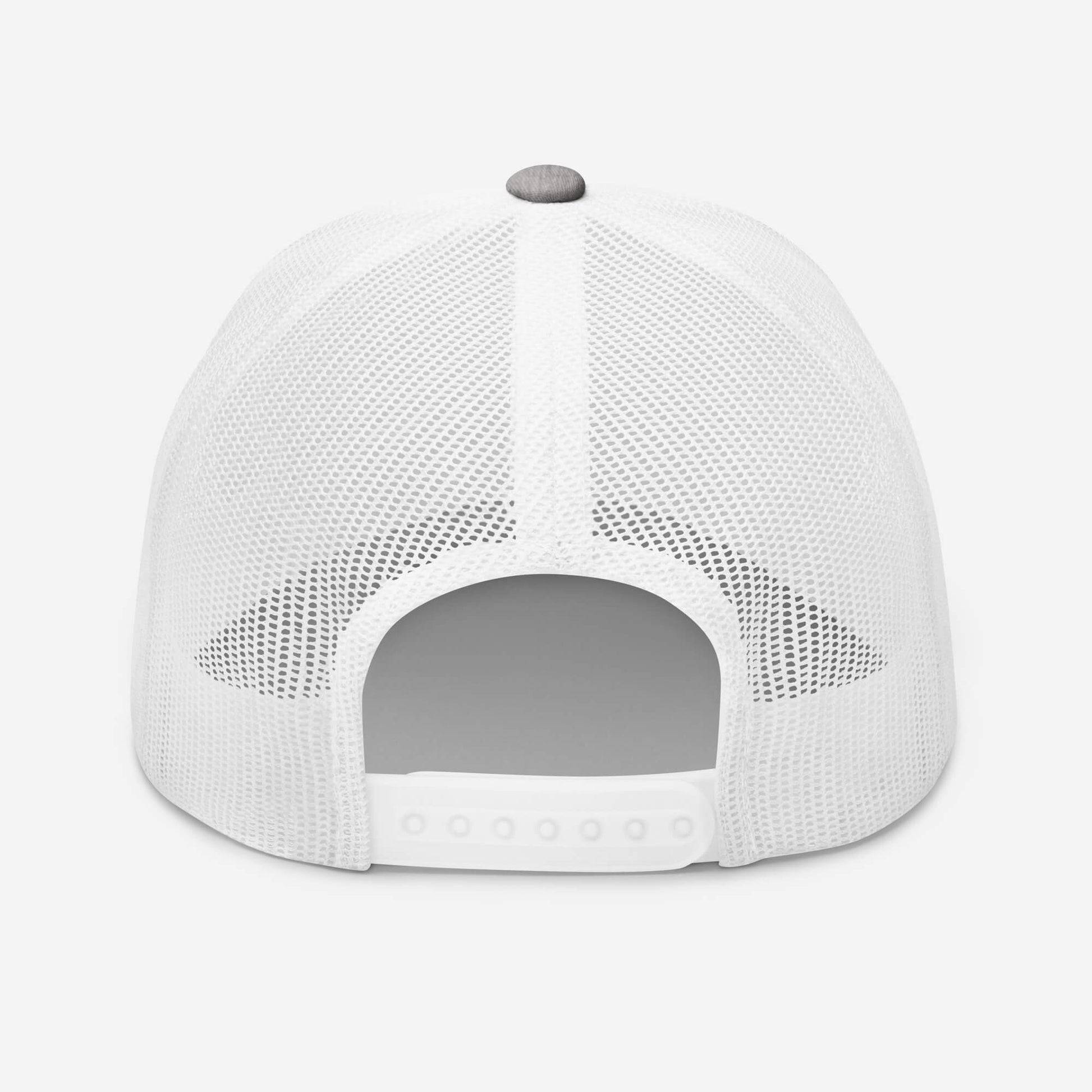 Dos de la casquette High Focus gris clair avec filet blanc et sangle ajustable, finition premium – Collection Détail & Élégance Mindset Ambition.