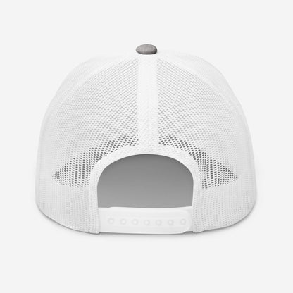 Dos de la casquette High Focus gris clair avec filet blanc et sangle ajustable, finition premium – Collection Détail & Élégance Mindset Ambition.