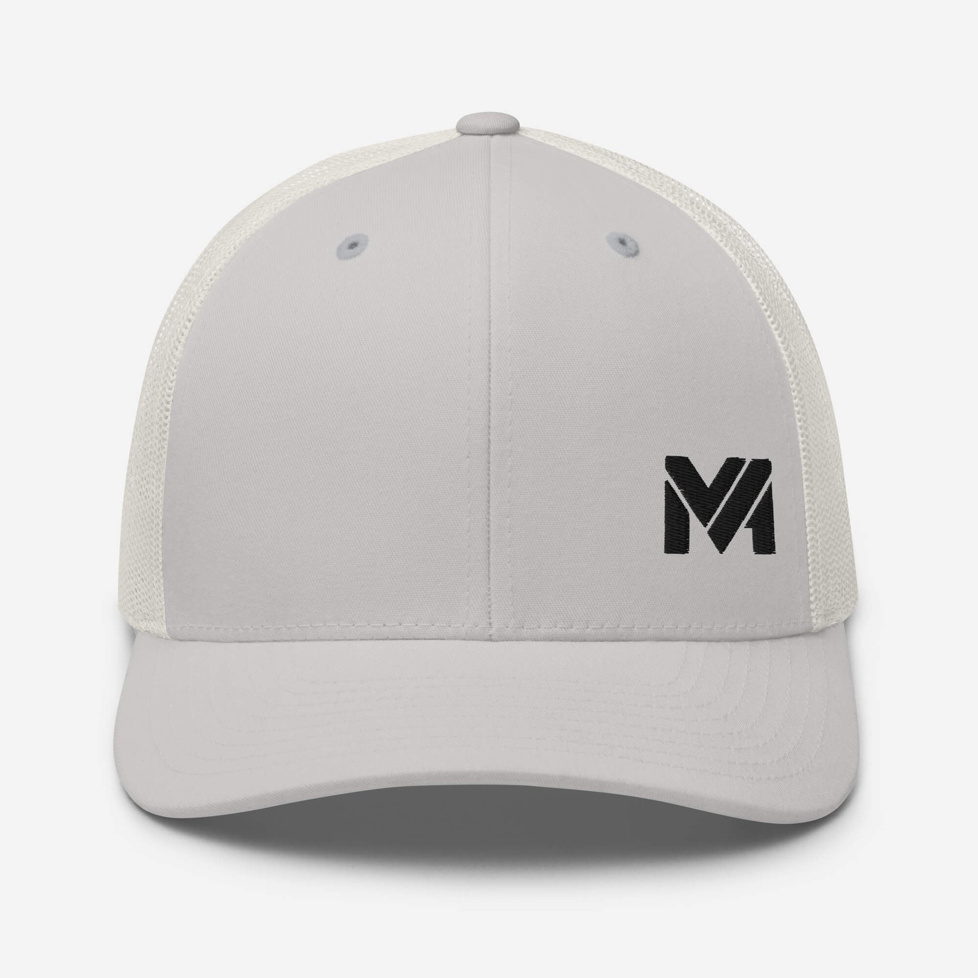 Casquette High Focus grise avec logo MA noir brodé à l’avant en bas à gauche, design minimaliste et contrasté signé Mindset Ambition.