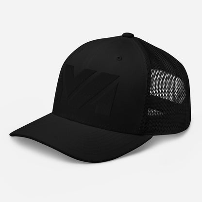 Casquette High Focus Mindset Ambition, noire ton sur ton, vue avant gauche, logo brodé noir, silhouette sportive et urbaine – Mindset Ambition