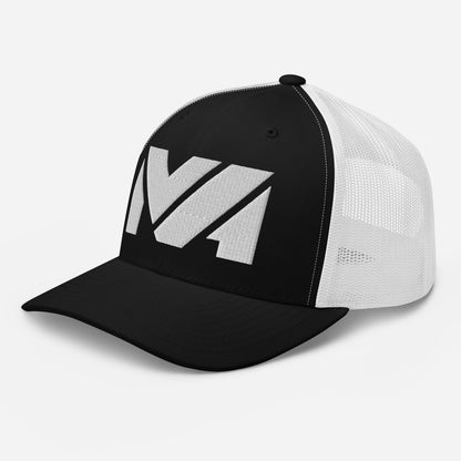 Casquette High Focus Mindset Ambition, panneau avant noir avec logo MA blanc brodé, vue avant gauche, visière courbée et design affirmé – Mindset Ambition