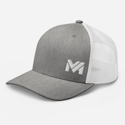 Casquette High Focus gris clair et blanche Mindset Ambition, logo brodé blanc MA visible sur l’avant gauche, design moderne et ton sur ton au style épuré