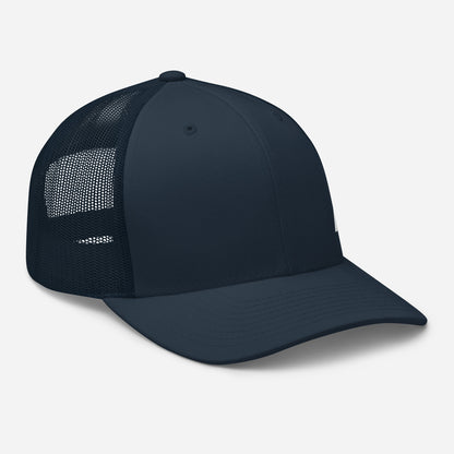 Casquette High Focus bleu marine Mindset Ambition avec logo brodé blanc MA, vue avant droite mettant en valeur la maille assortie et la visière incurvée