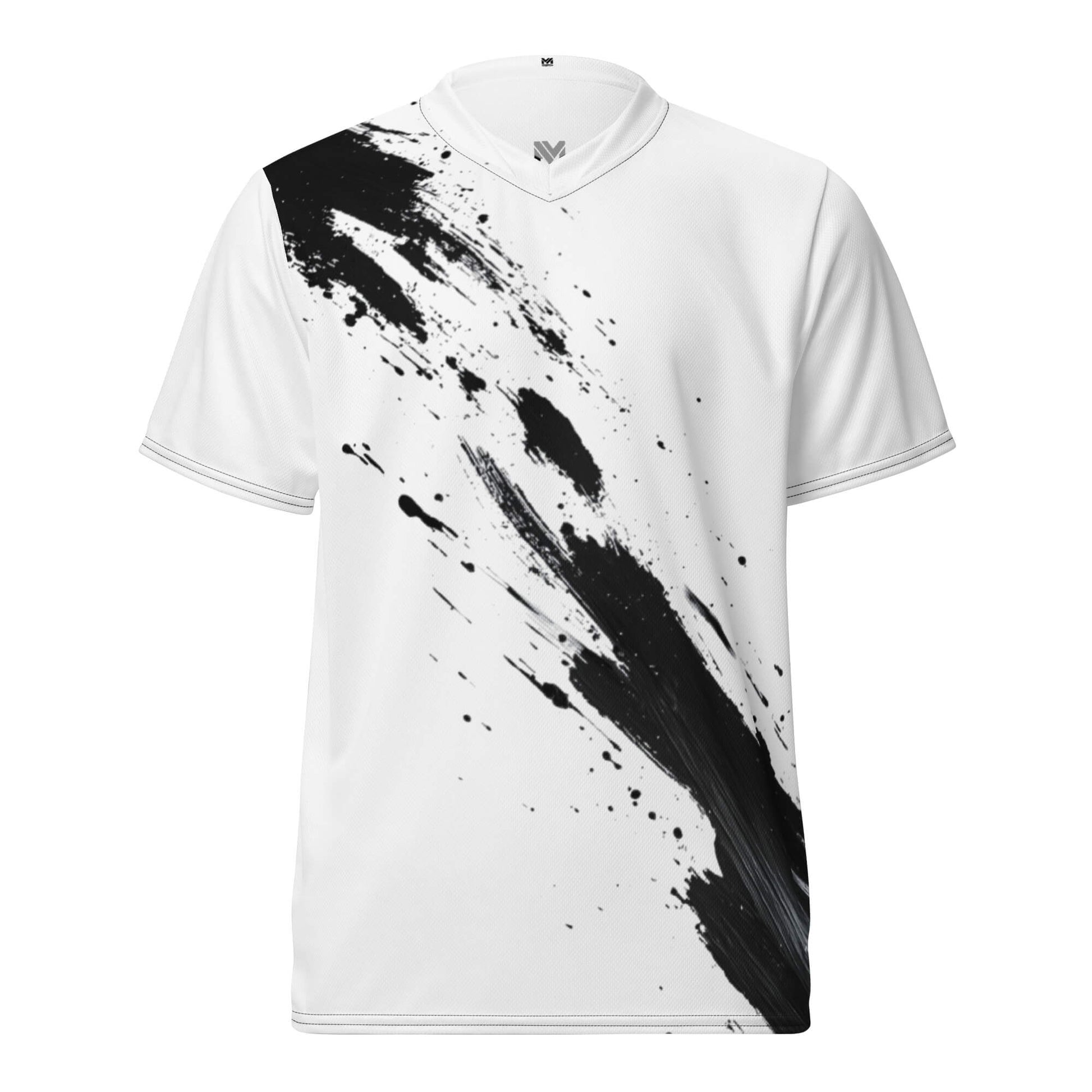 T-shirt sport technique “Spine Flow” Mindset Ambition, fond blanc avec taches de peinture noire, coupe sportive et légère, logo discret sous le col, vue de face, collection Motivation & Performance.